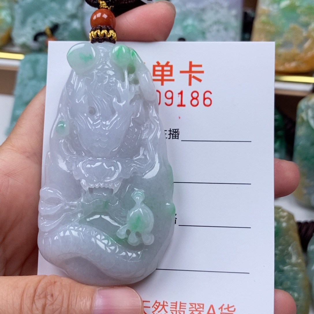 翡翠未镶嵌颈饰吊坠