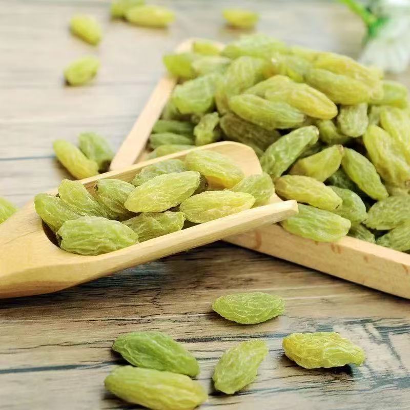 新疆吐鲁番无籽大颗粒绿香妃葡萄干软糯香甜自然风干休闲零食