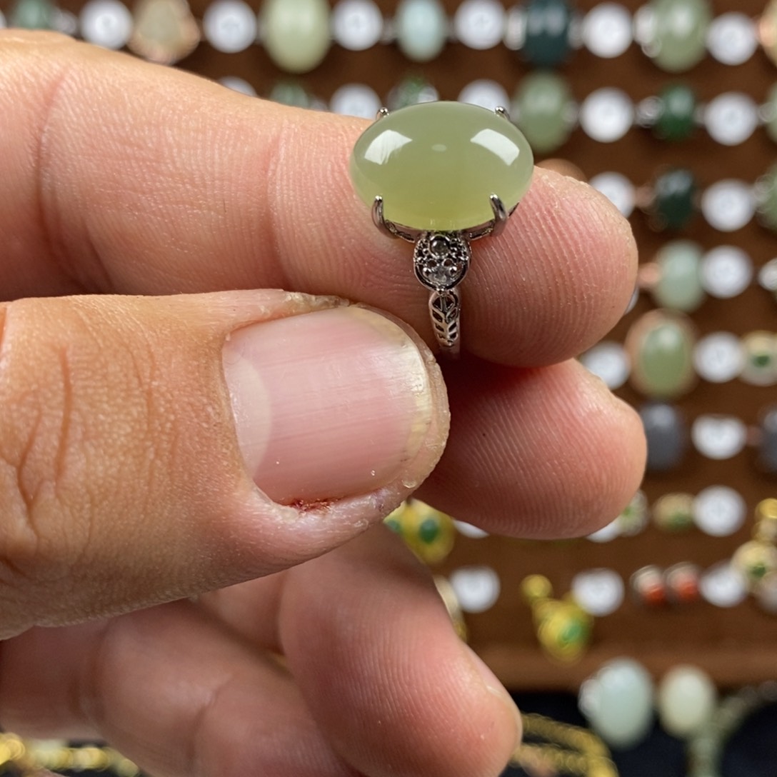和田玉（青白玉）戒指合金