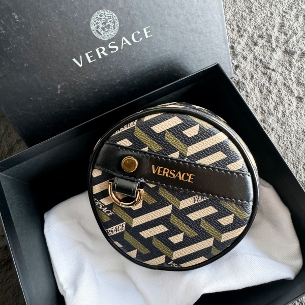 箱包钱包/范思哲/95新/C18973235436/250725XZ0014