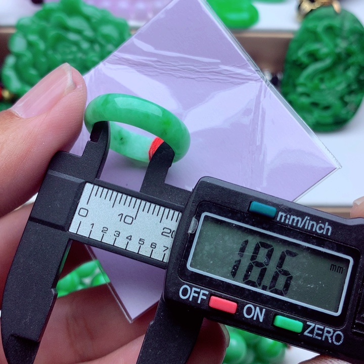 翡翠未镶嵌戒指戒指