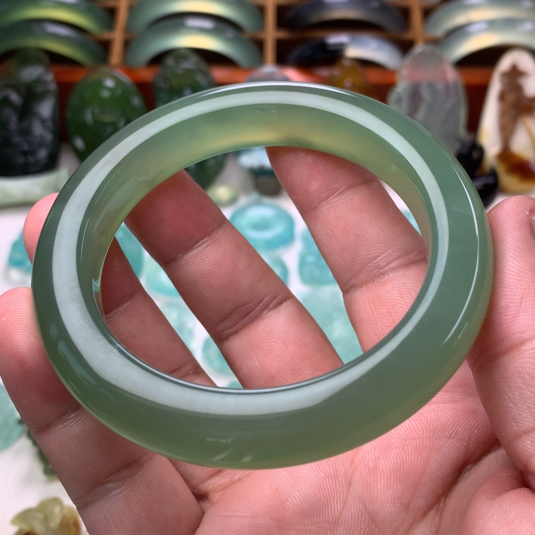 蛇纹石玉未镶嵌手镯