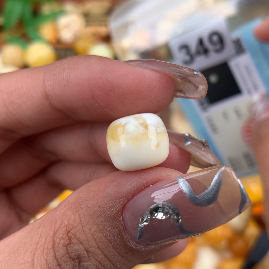 琥珀珠宝奇石未镶嵌11.6