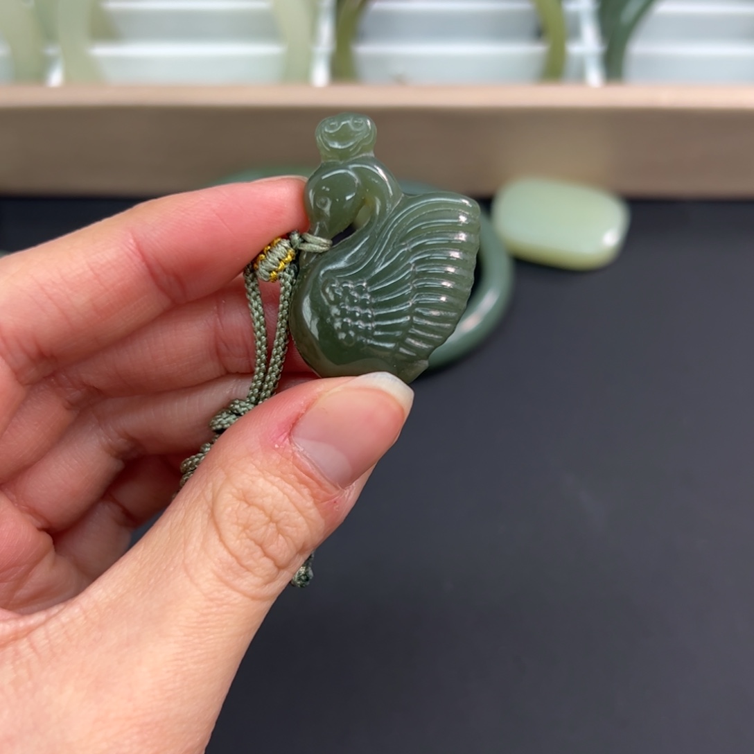 和田玉颈饰未镶嵌