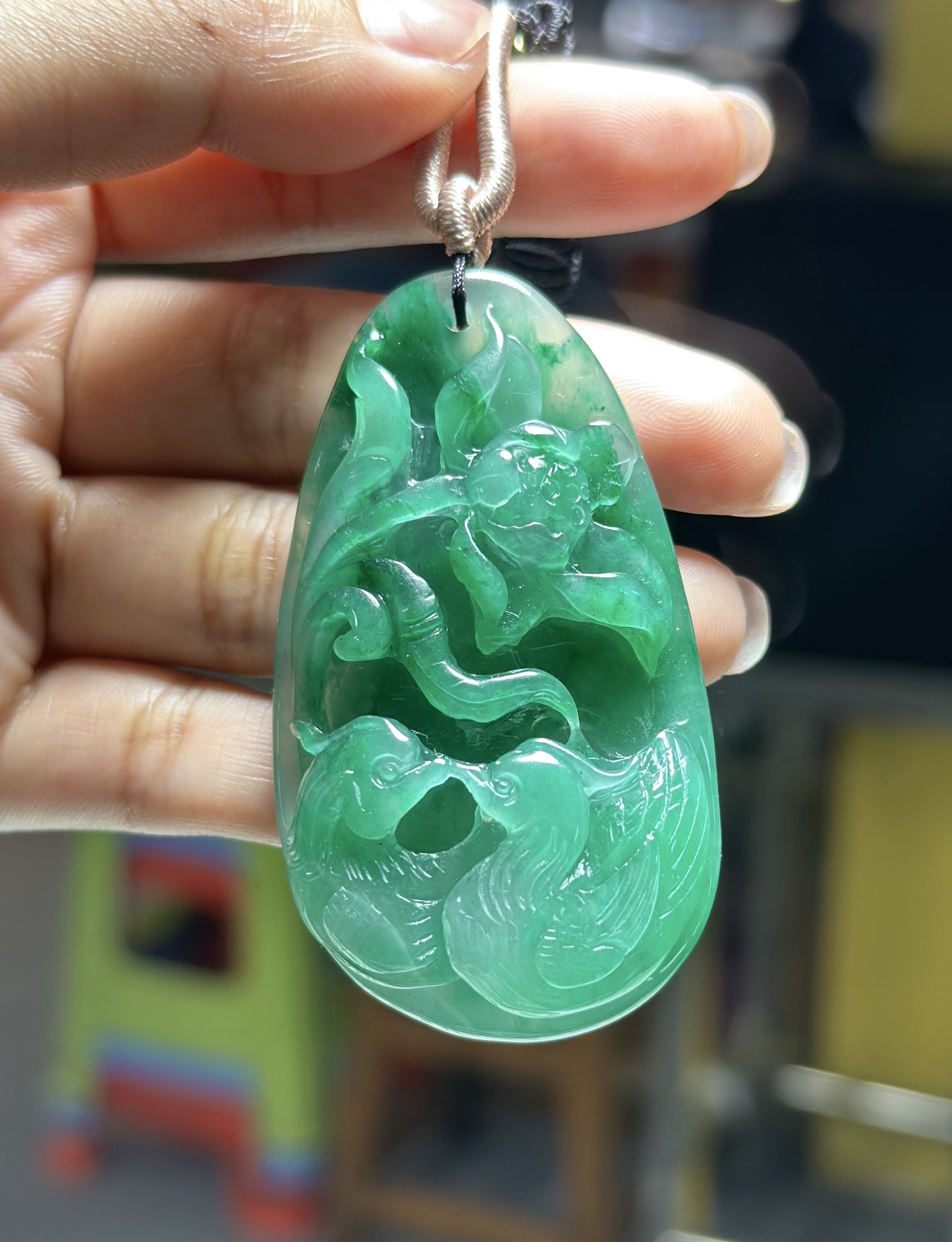 非洲翠手工精雕满色鸳鸯戏水荷花牌（工厂直销）玉手镯