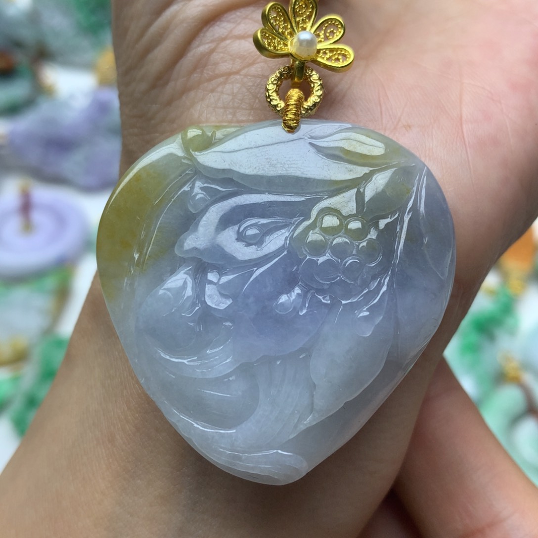 翡翠颈饰未镶嵌翡翠