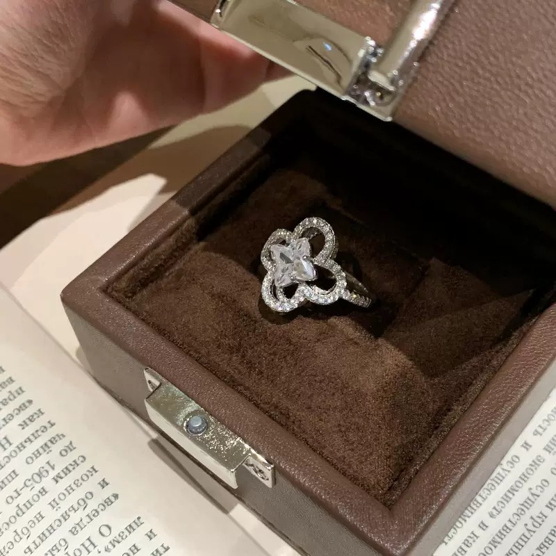 铜合金锆石戒指 高定镶嵌满锆双生四叶草戒指镂空ins精致戒指