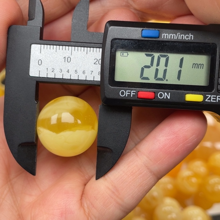 裸石蜜蜡未镶嵌森*。蜜蜡圆珠