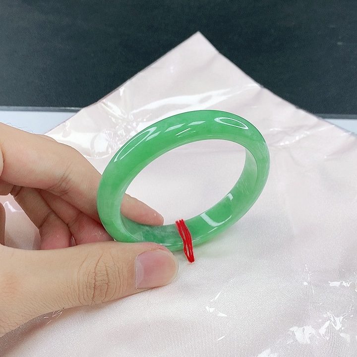 翡翠未镶嵌手镯圈51.8。05046