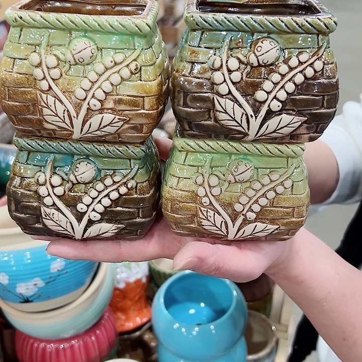 有孔.凑满10元发货多肉陶瓷花盆！