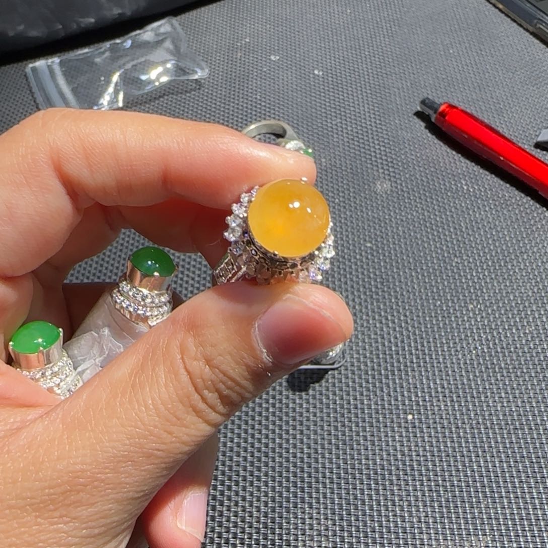 翡翠未镶嵌戒指翡翠