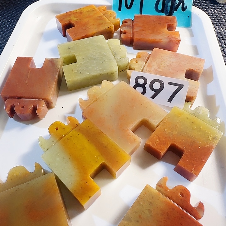 青田石印石浙江红元宝纽连珠印10个88元，印面尺寸1.1-1.3公分