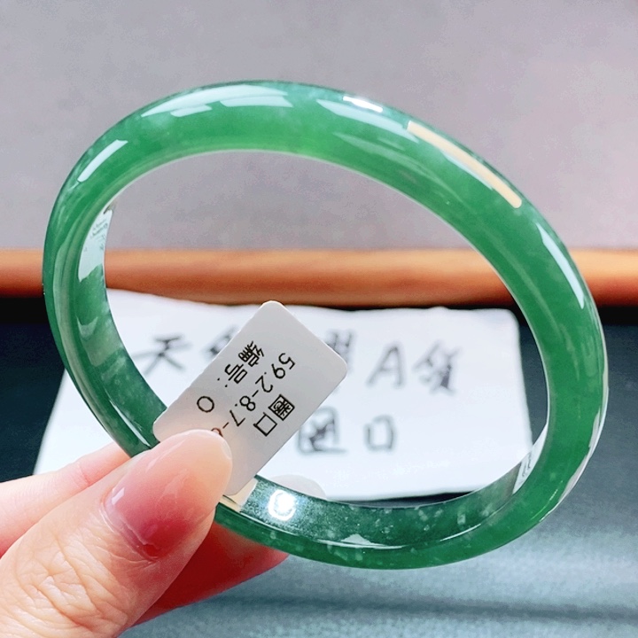 翡翠未镶嵌手镯翡翠手镯84