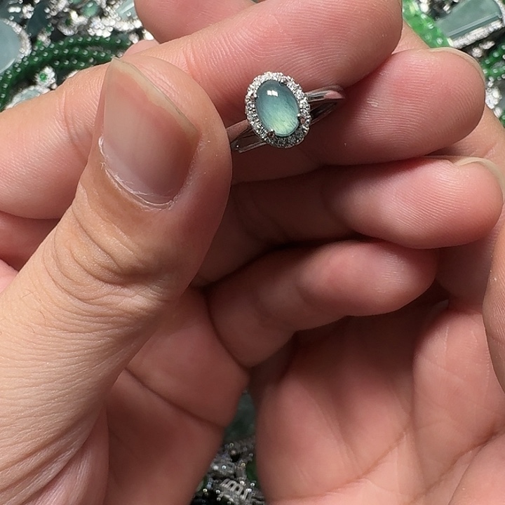 翡翠未镶嵌颈饰天然A货翡翠放漏