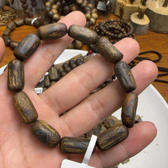 沉香沉香碎屑绿棋楠沉香随形单圈11克➕