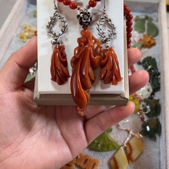 蛇纹石玉耳饰未镶嵌