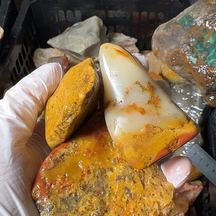 ⸂***╮寿山石寿山石的颜色