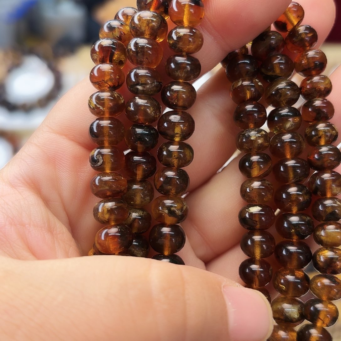 琥珀未镶嵌裸石八