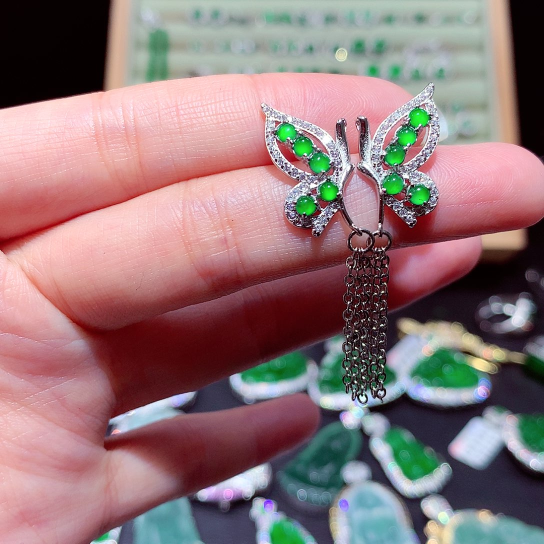 【闪购商品】翡翠吊坠(不含链)未镶嵌