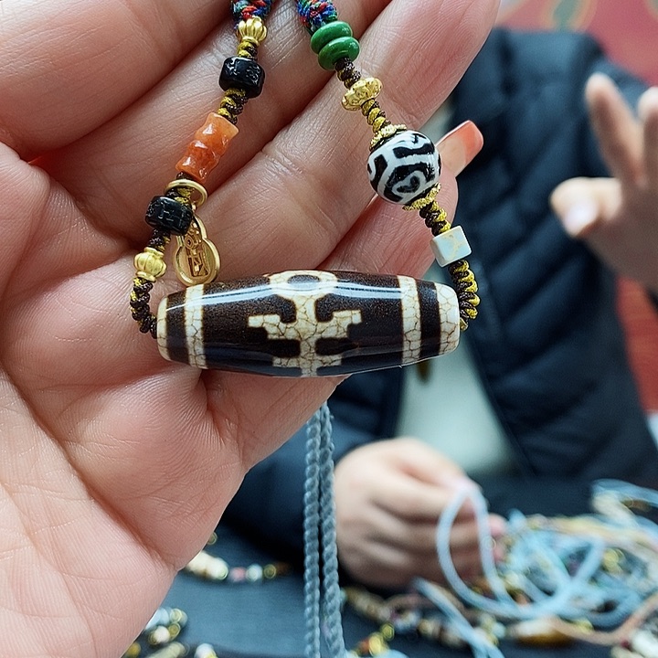 玛瑙/玉髓颈饰合金