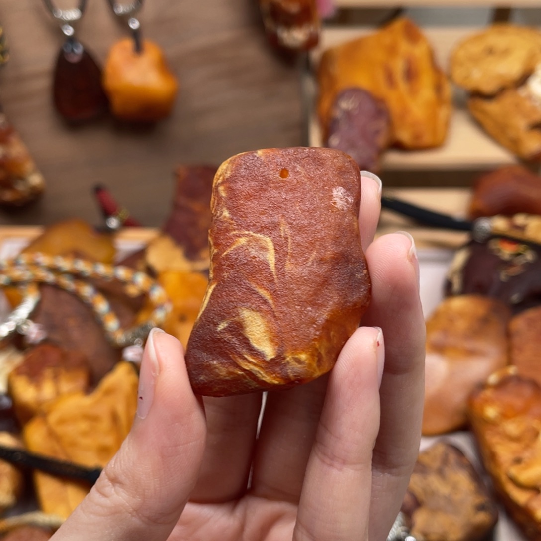 琥珀未镶嵌珠宝奇石