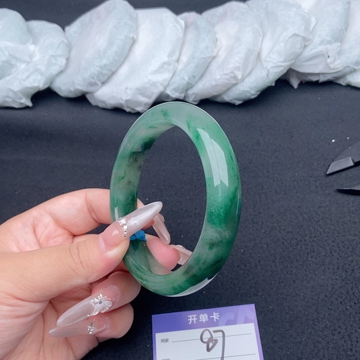 石英质玉（非洲翠）手镯未镶嵌87