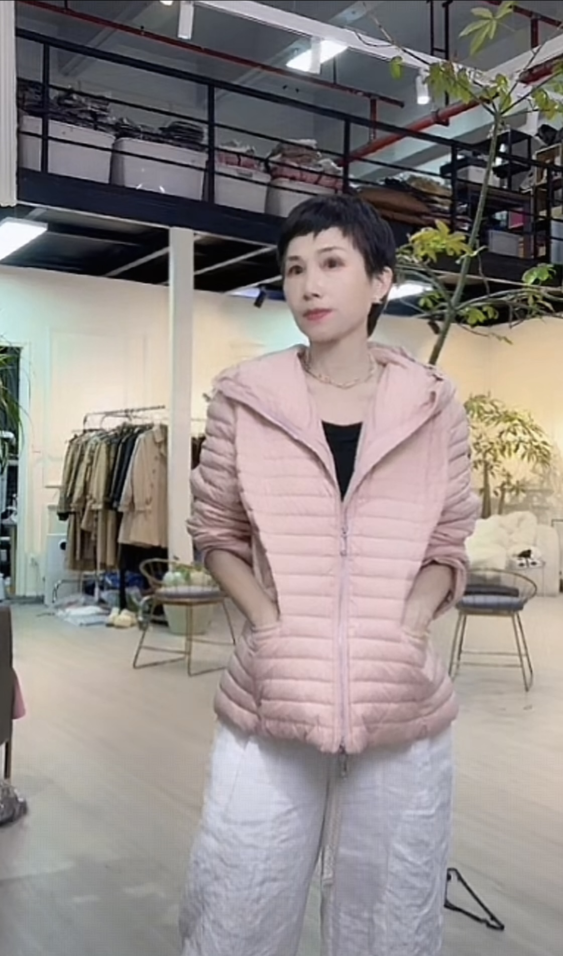 连帽短款女装纯色拉链口袋冬季修身型羽绒服-果梓4405