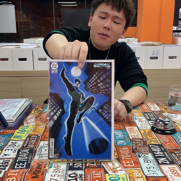 纸DC夜翼129期变体