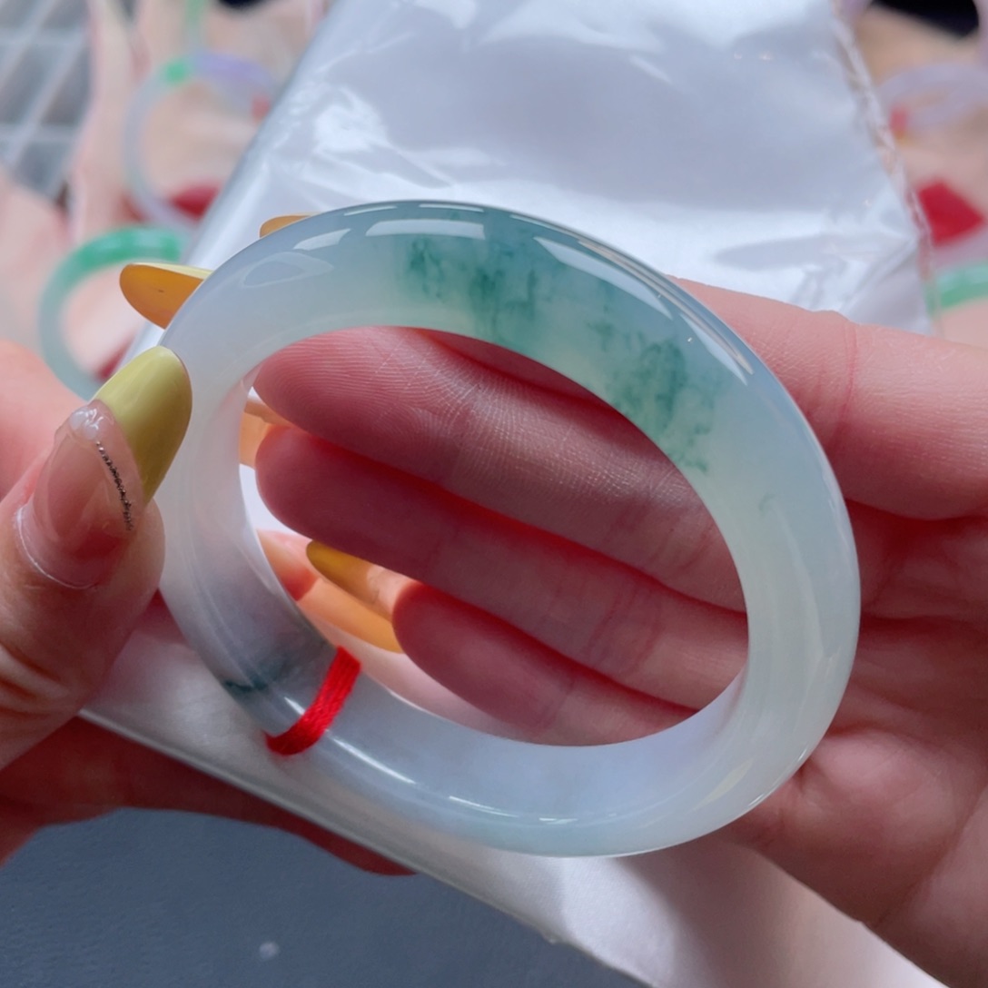 未镶嵌手镯翡翠55.0天空蓝蓝胶飘花镯 娇润零毛孔30号