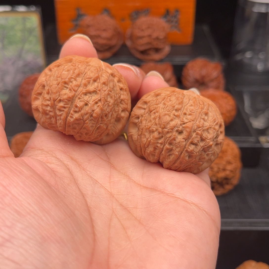 【闪购商品】文玩核桃吊坠春**雨血麒麟39