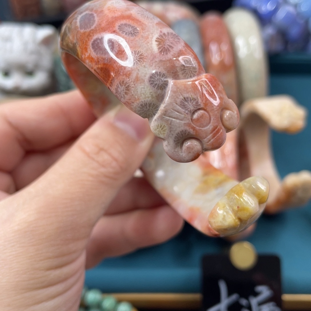 未镶嵌手镯硅化玉