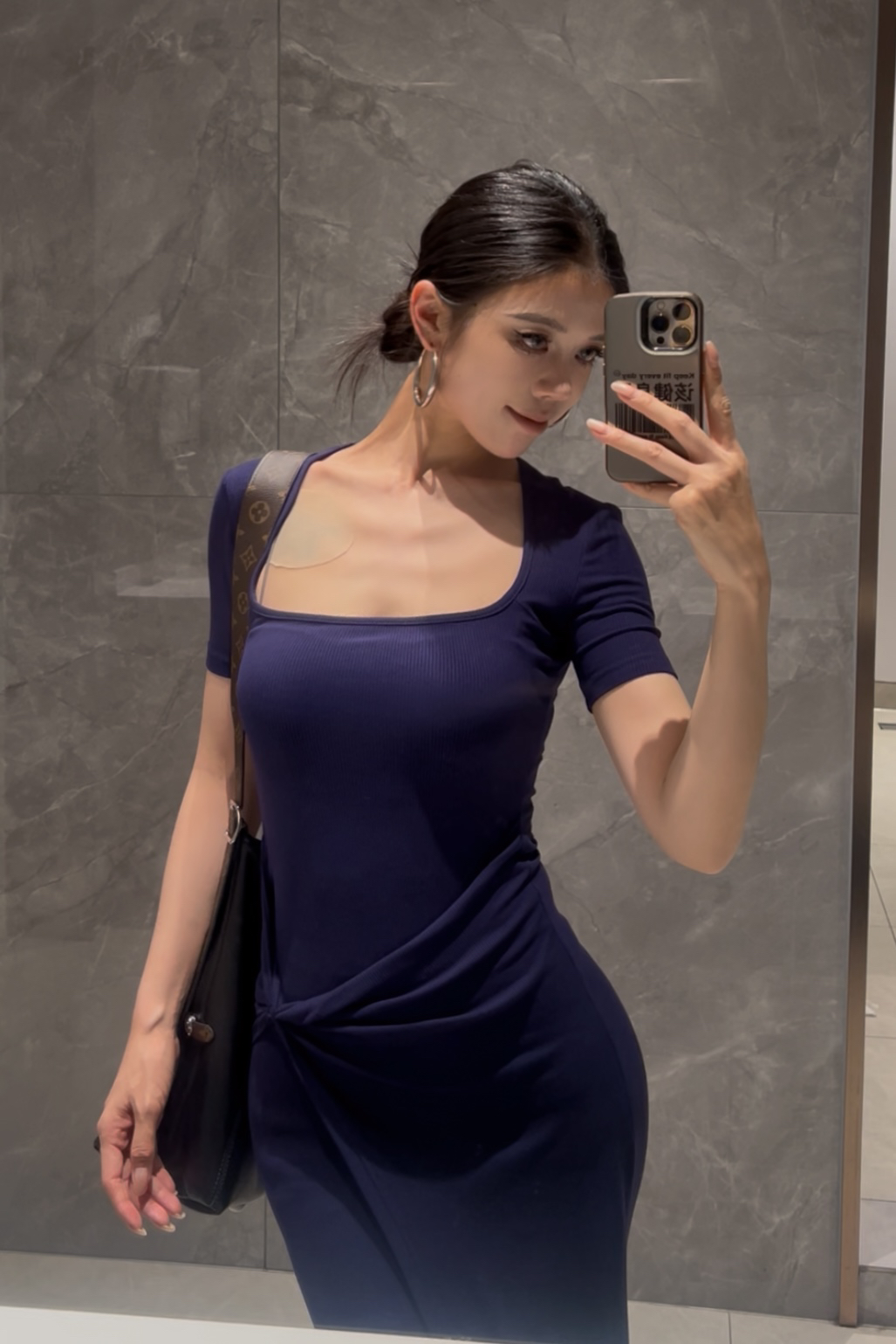 方领气质显瘦纽结藏肚肚的辣妹包臀鱼尾长裙g013