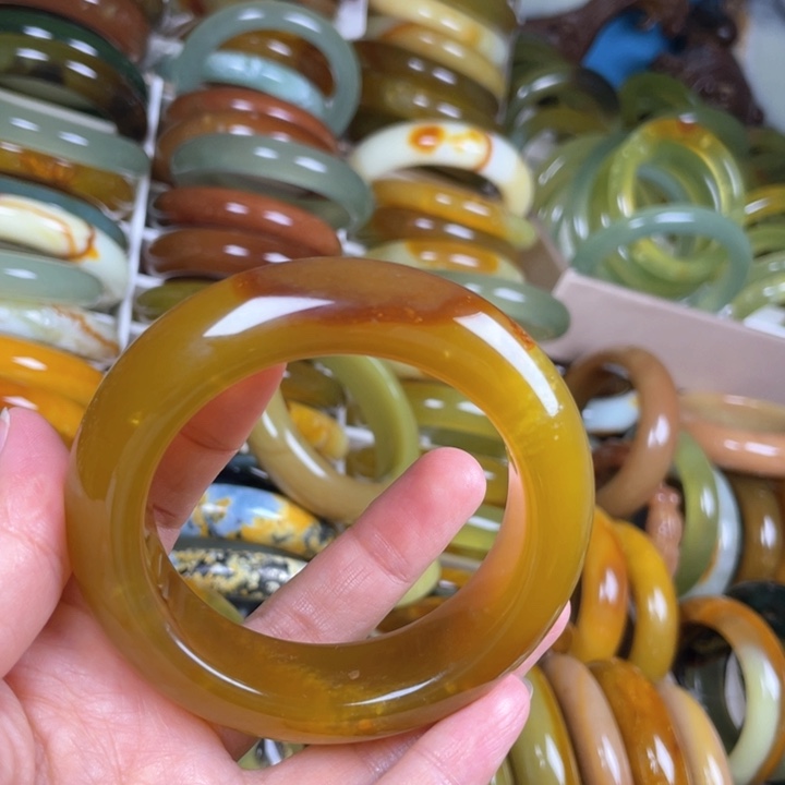 蛇纹石玉未镶嵌手镯零*?