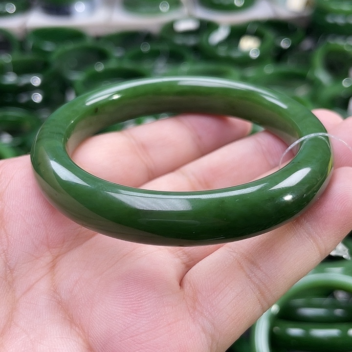 未镶嵌手镯和田玉（碧玉）