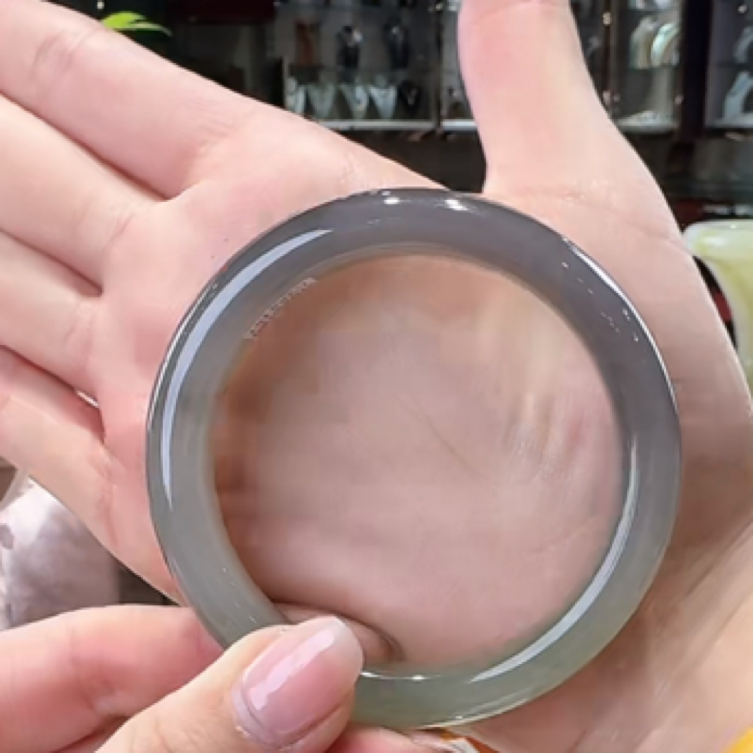 精品和田玉手镯55.9