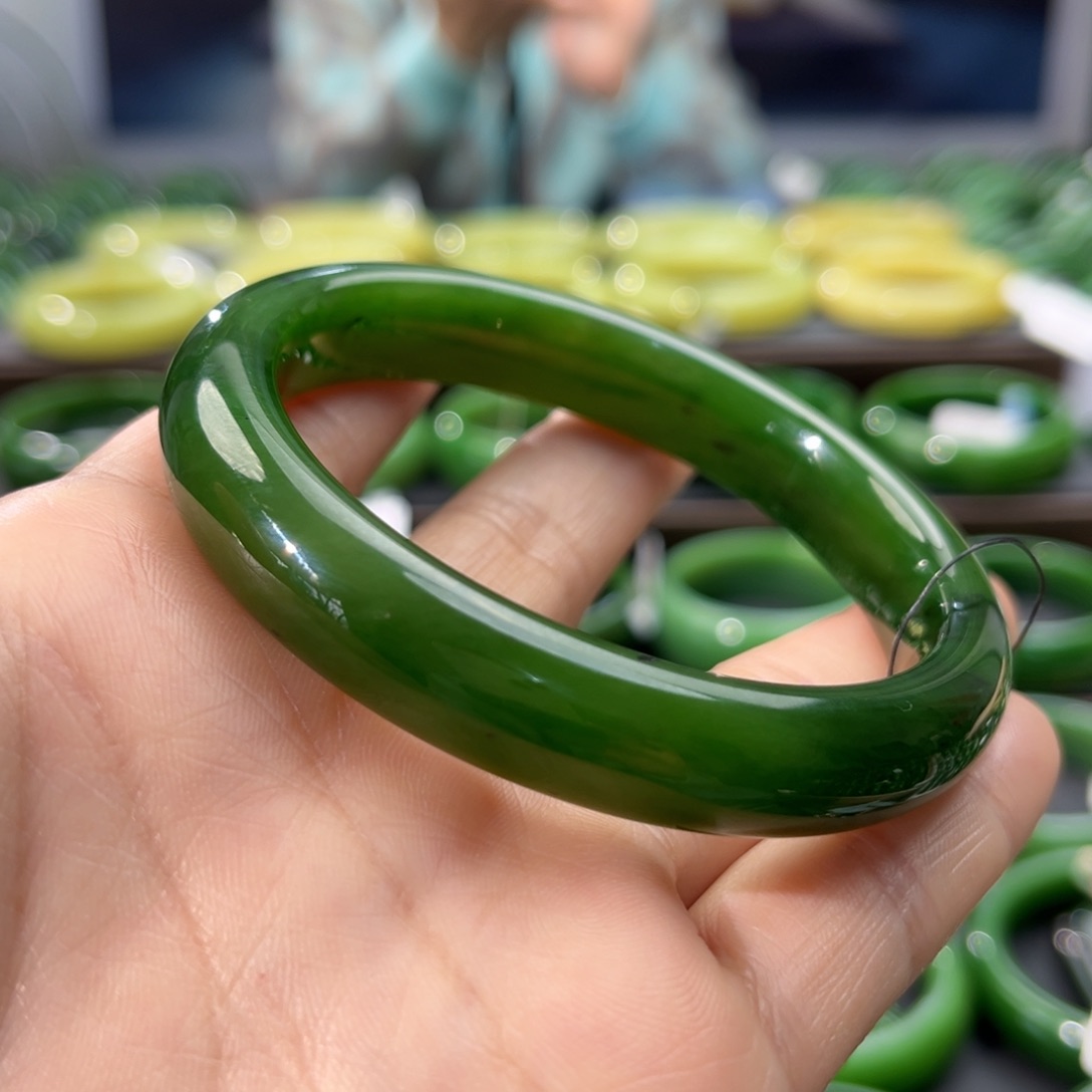 和田玉（碧玉）手镯未镶嵌柳*儿