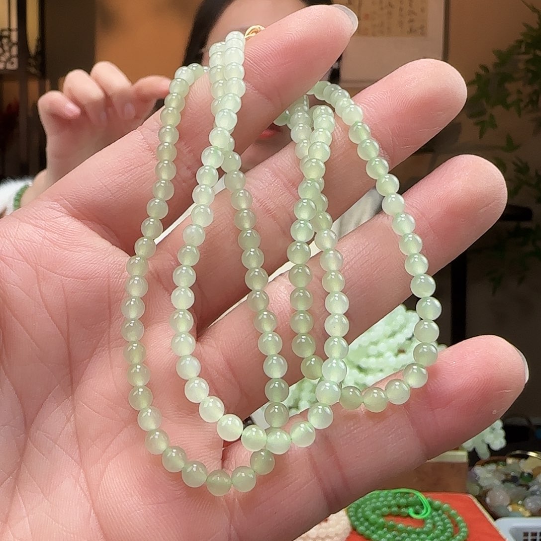 和田玉手链未镶嵌卡4mm