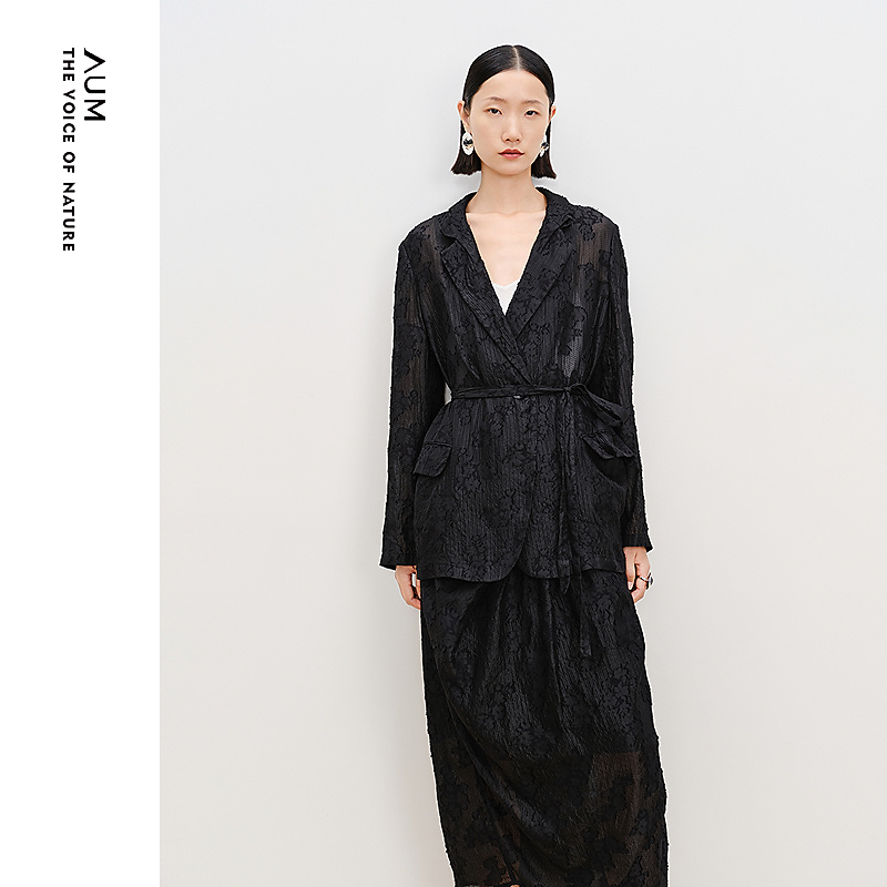 AUM/噢姆2026春季新款优雅东方新中式黑色平驳领西装女M1FZ12863