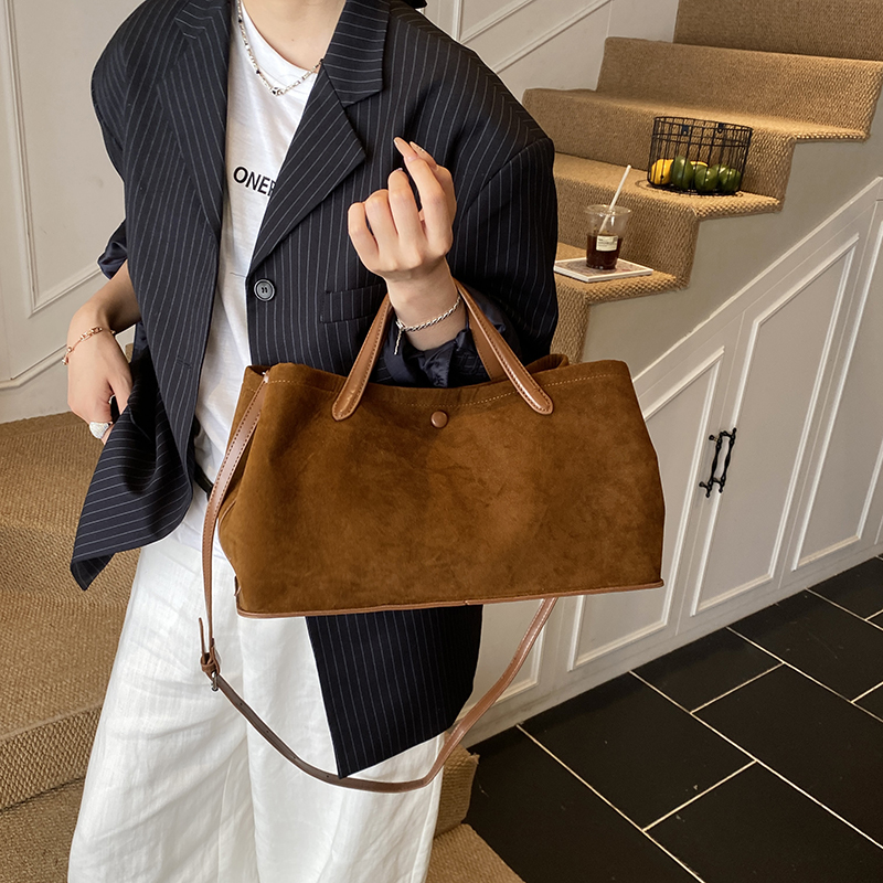复古通勤风~2025早秋磨砂质感小众高级托特包大容量子母包手提包