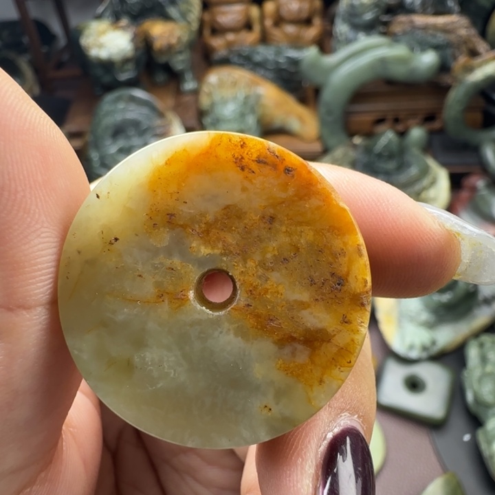 透闪石质玉未镶嵌珠宝奇石