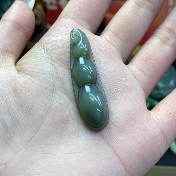 和田玉吊坠未镶嵌