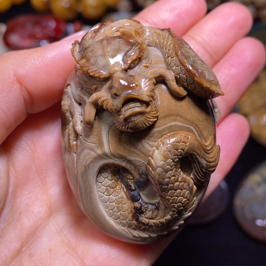 琥珀未镶嵌颈饰42.6克