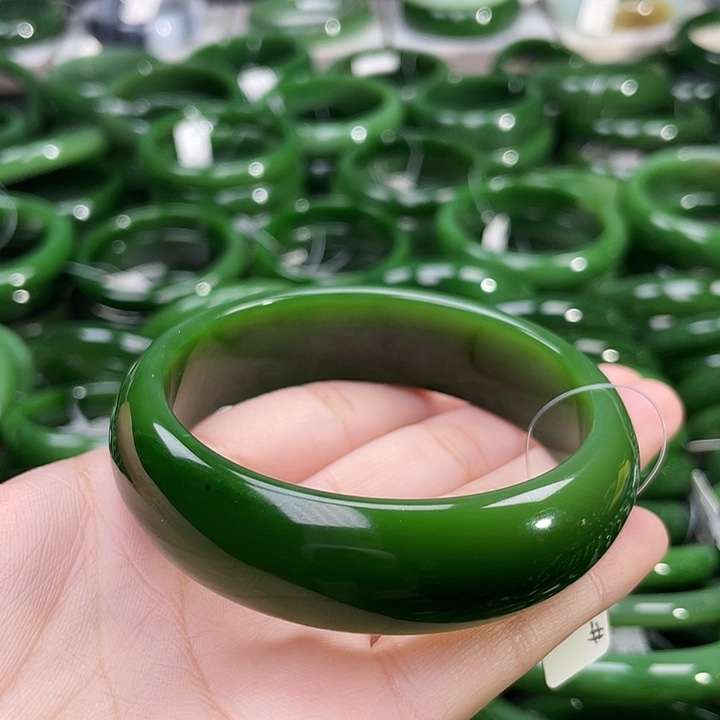 未镶嵌手镯和田玉（碧玉）