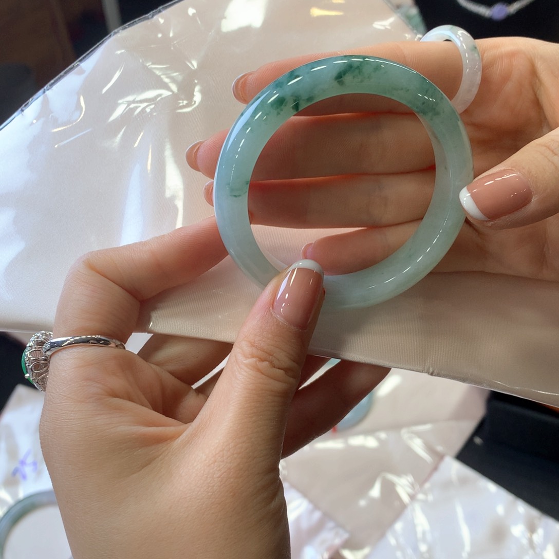 未镶嵌手镯翡翠翡翠