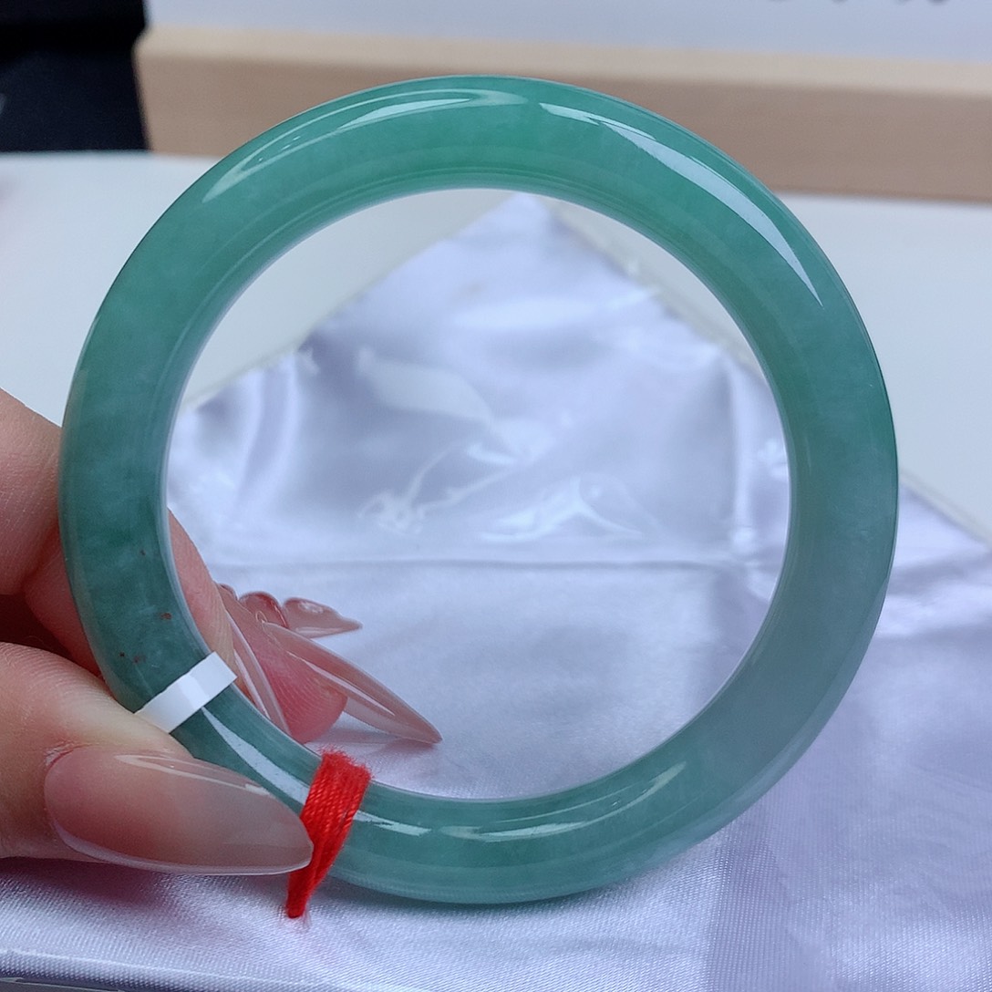 翡翠手镯未镶嵌53,3圈口