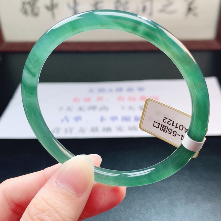 翡翠未镶嵌手镯翡翠手镯1