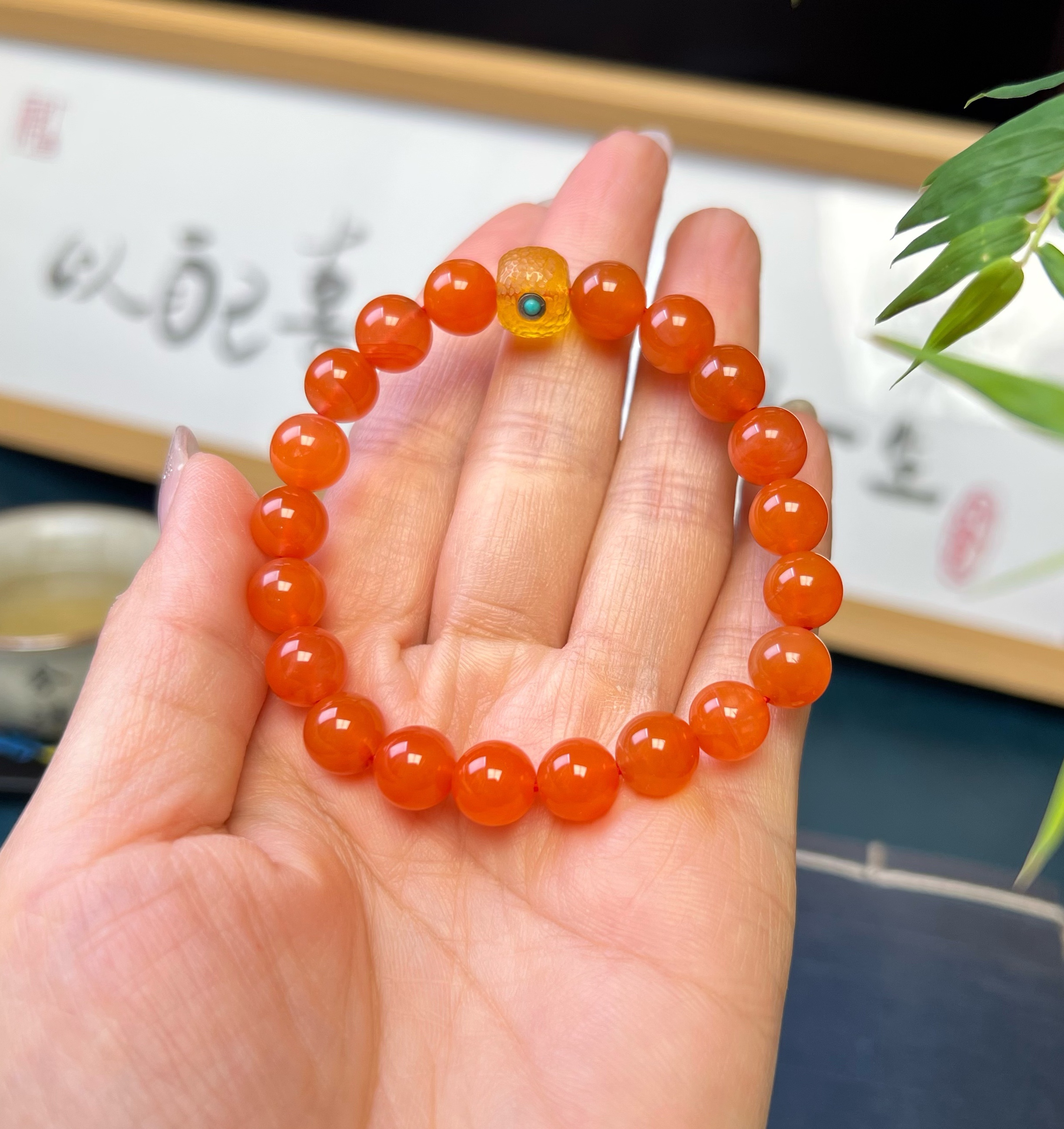 精美时尚百搭简约大气气质南红冰红女款手串