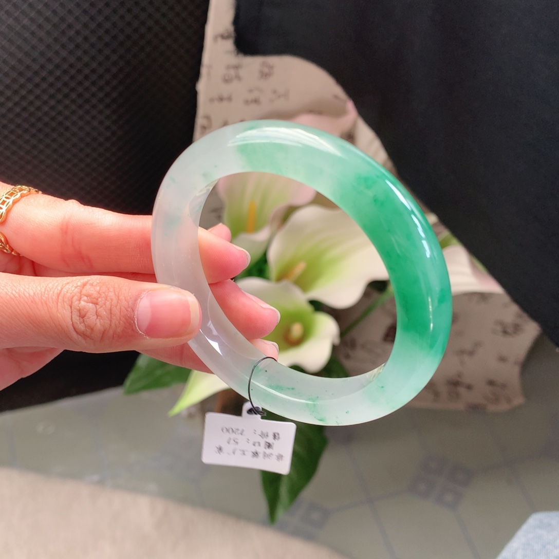 石英质玉未镶嵌手镯