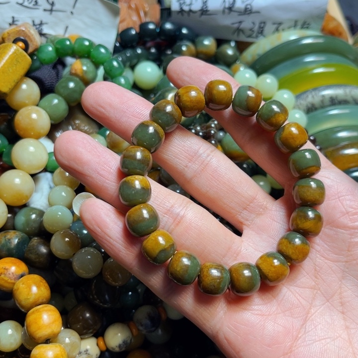 岫岩河磨玉（透闪石质玉）手链未镶嵌