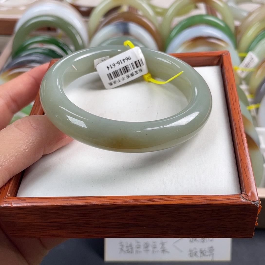 【闪购商品】和田玉手镯未镶嵌59.5.19